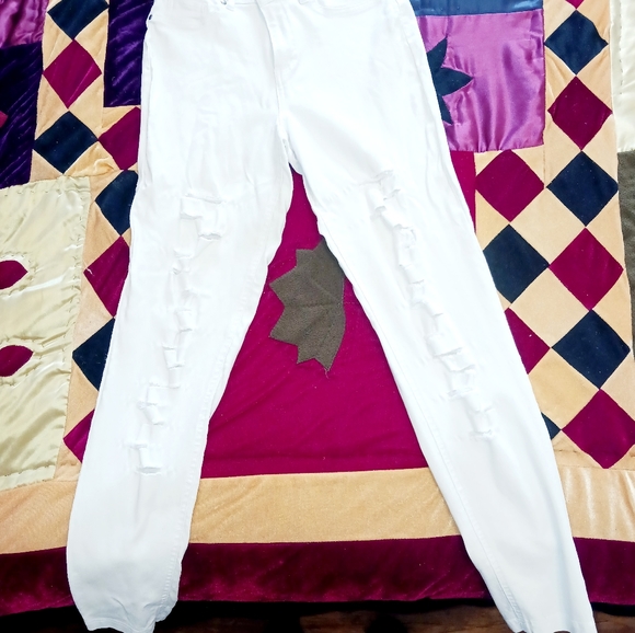 White ripped jeans - Picture 2 of 15